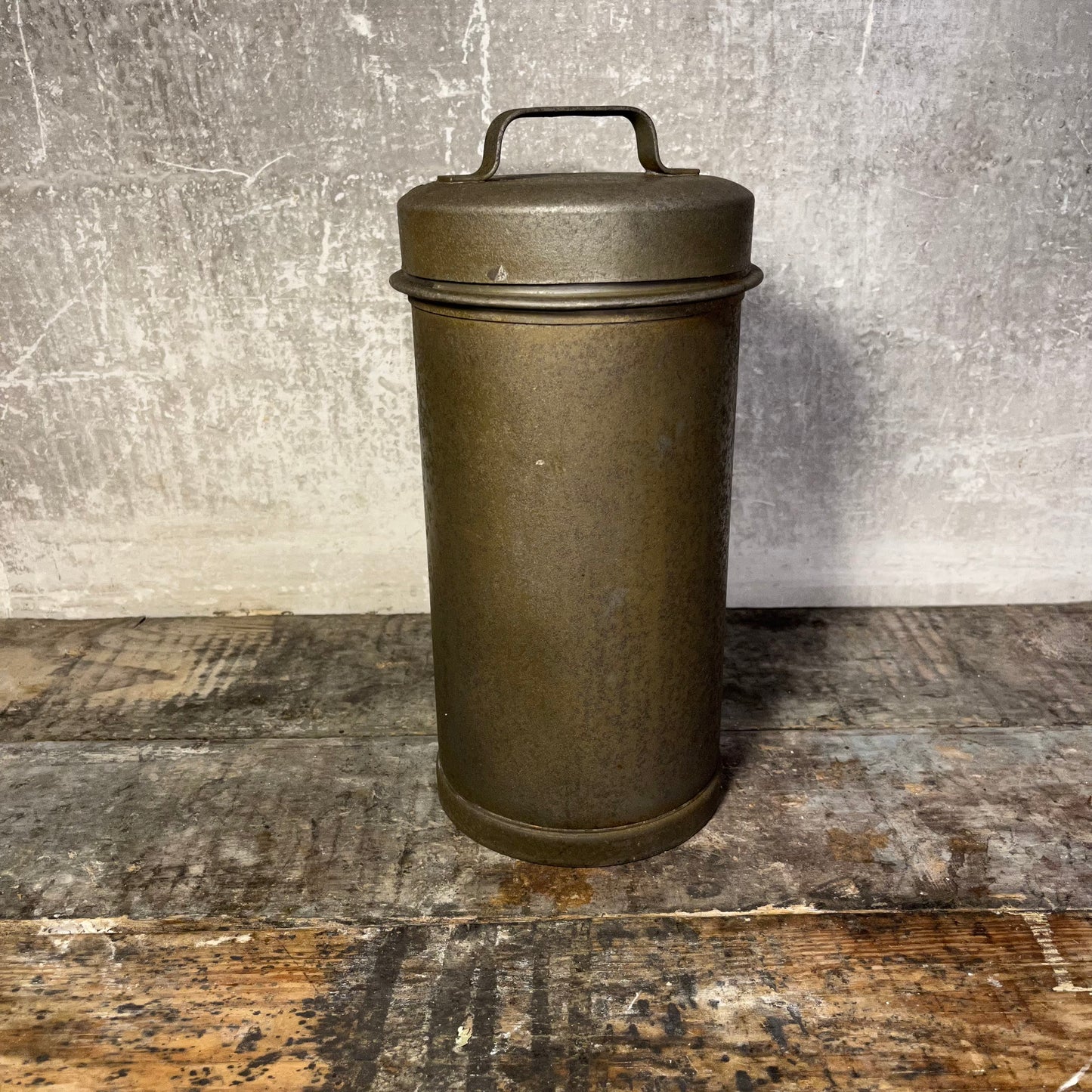 Early 1920s Buhl Stamping Company of Detroit 4 Quart Ice Cream Can with Lid